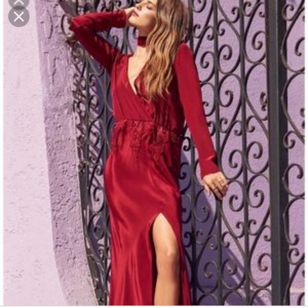 Stone cold fox Alabama gown in red no flaws